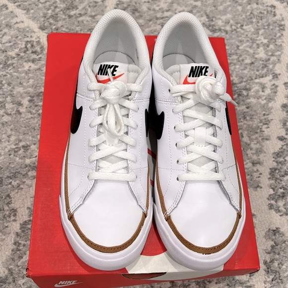 ❤️Nike Court Legacy Low (GS) White/Black/ Desert in Size 4 - Picture 3 of 8